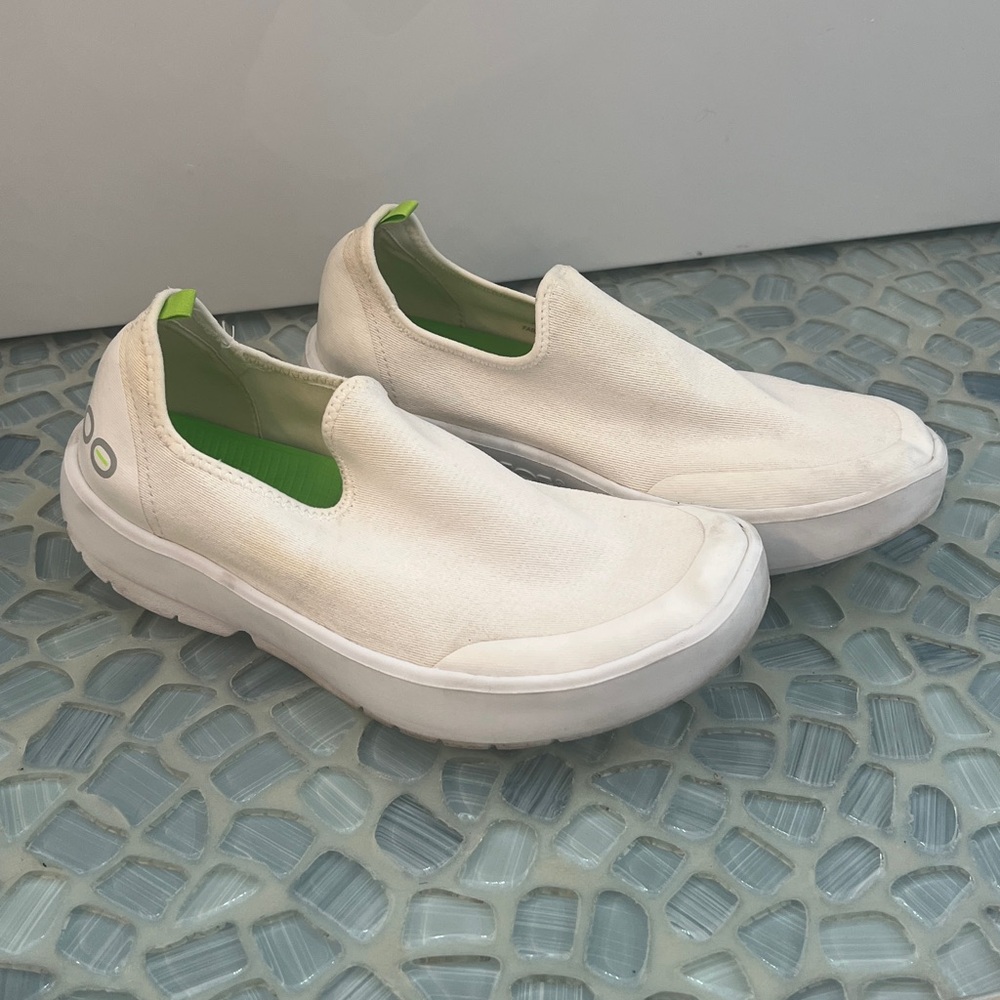 OOFOS White Slip-On Shoes